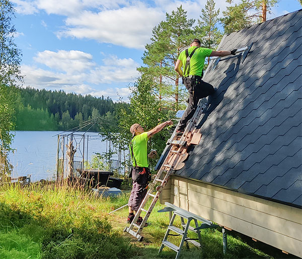 aurinkopaneelit mökkiin